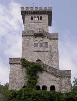 Ахунская башня