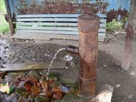Хадыженск - из уличной колонки течет минеральная вода
