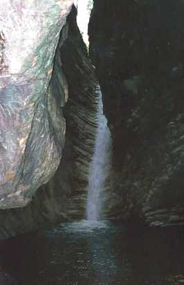Водопад и водопадик в Свирском ущелье